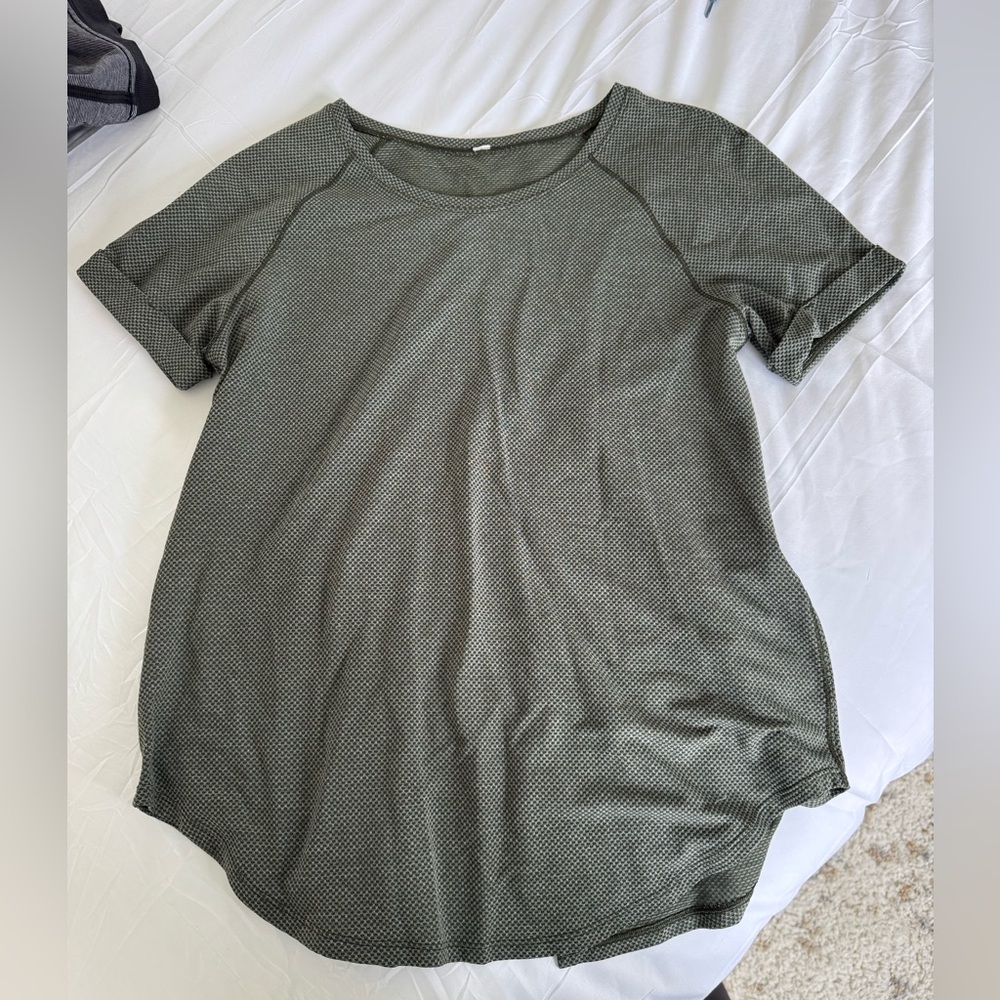 lululemon athletica Short Sleeve Tee in Olive Green